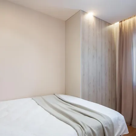 Apartment Silba Three Bedroom With Private Jacuzzi *