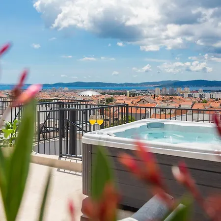 Silba Three Bedroom With Private Jacuzzi