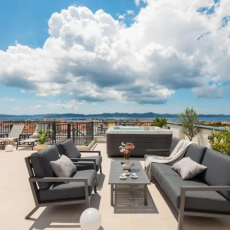 Silba Three Bedroom With Private Jacuzzi