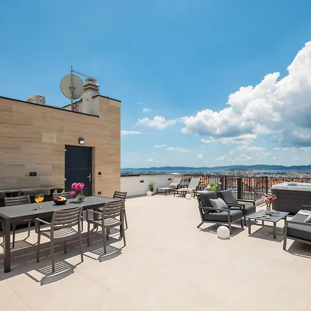 Silba Three Bedroom With Private Jacuzzi *