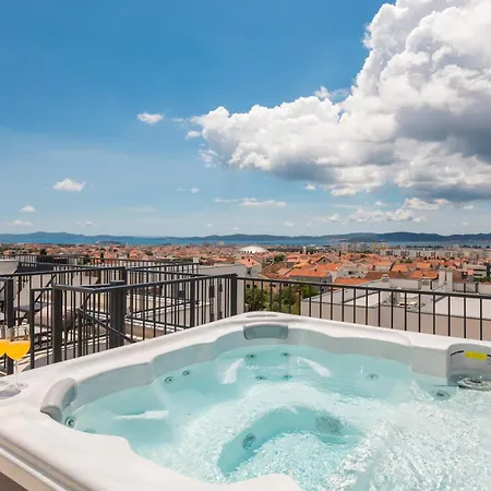 Silba Three Bedroom With Private Jacuzzi Apartment